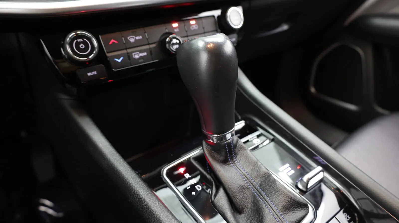 Jeep Compass photo 16