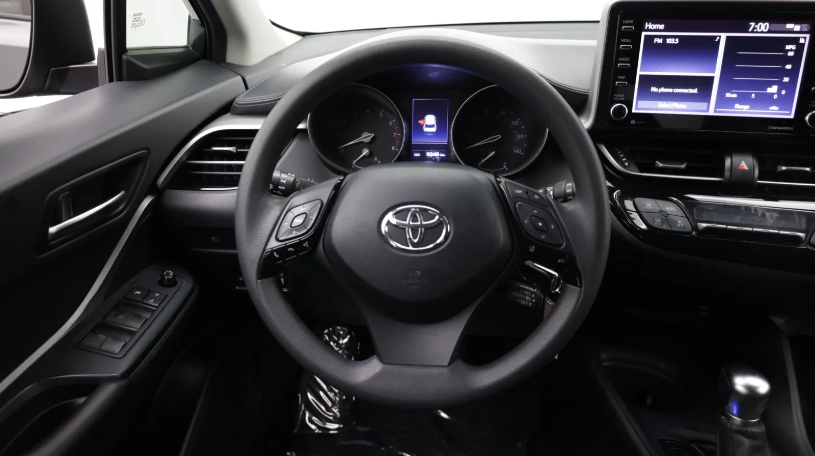 Toyota C-HR photo 22