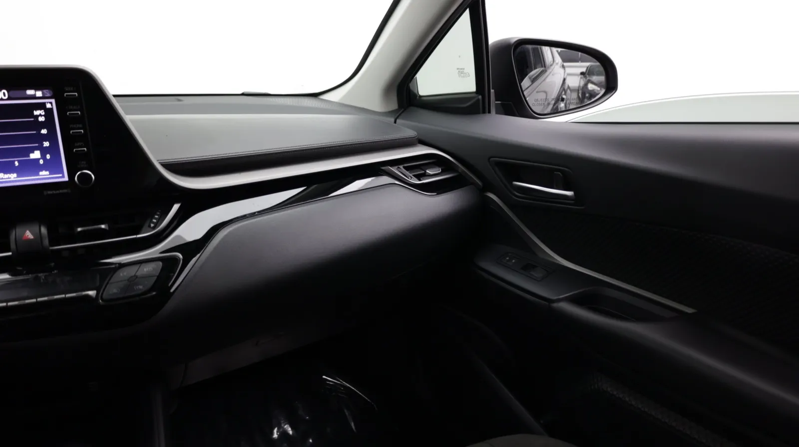 Toyota C-HR photo 25