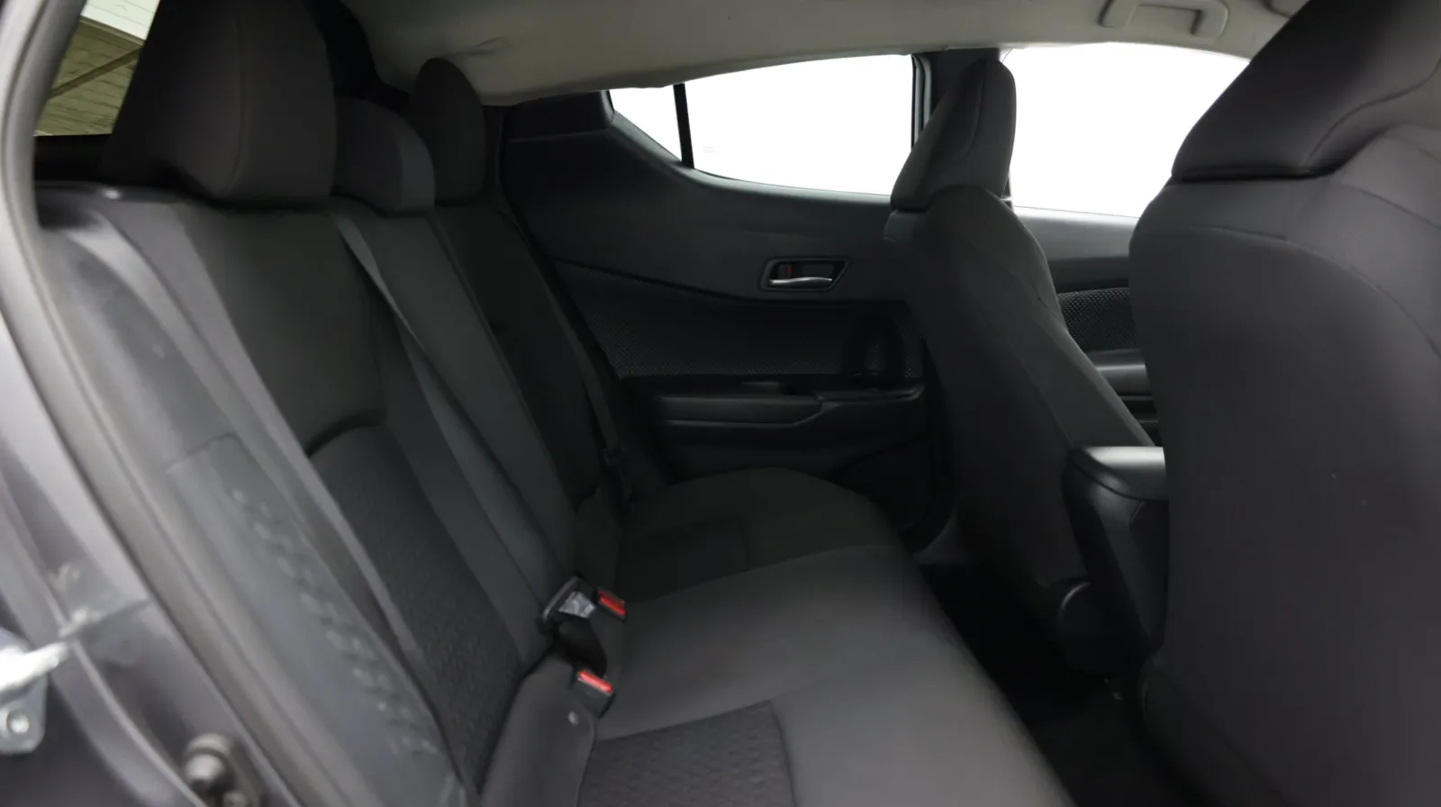 Toyota C-HR photo 28