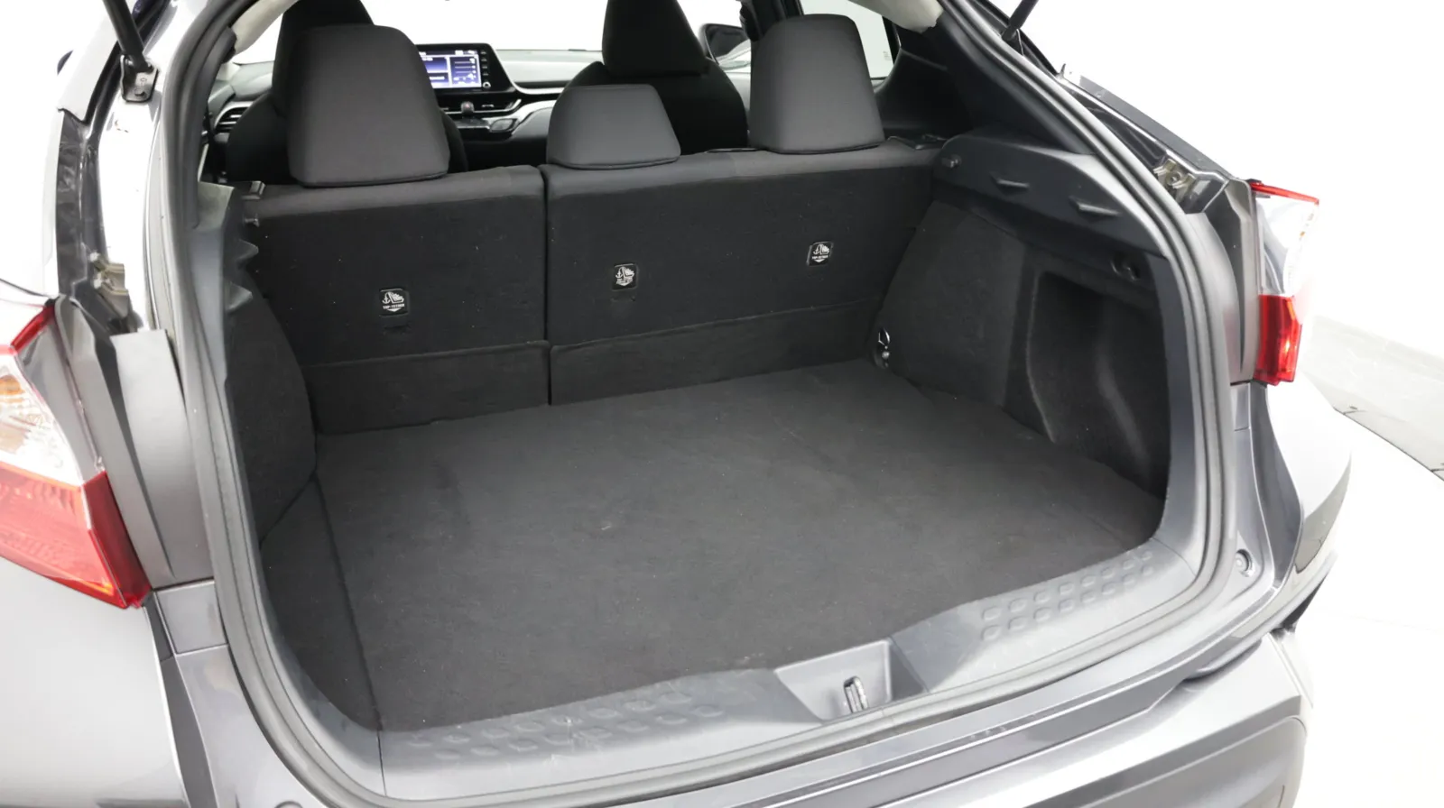 Toyota C-HR photo 26