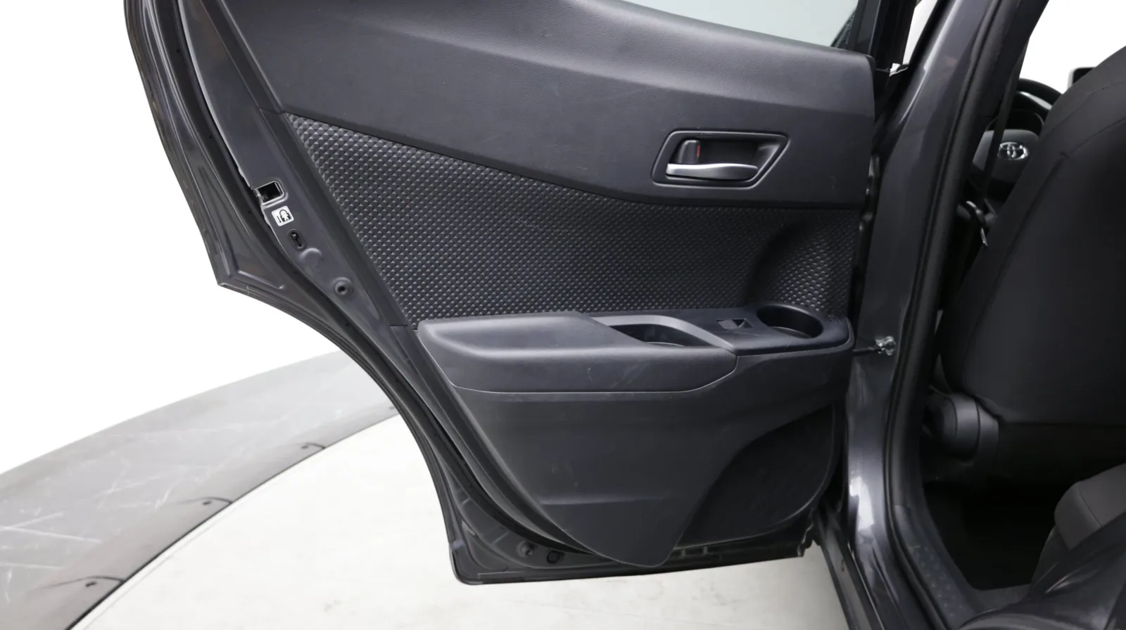 Toyota C-HR photo 21