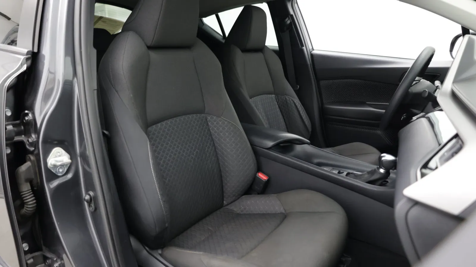 Toyota C-HR photo 31