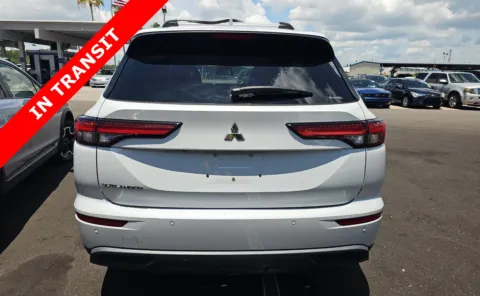 More photos of 2022 Mitsubishi Outlander ES at Auto Boutique Florida, FL