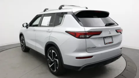 More photos of 2022 Mitsubishi Outlander ES at Auto Boutique Florida, FL