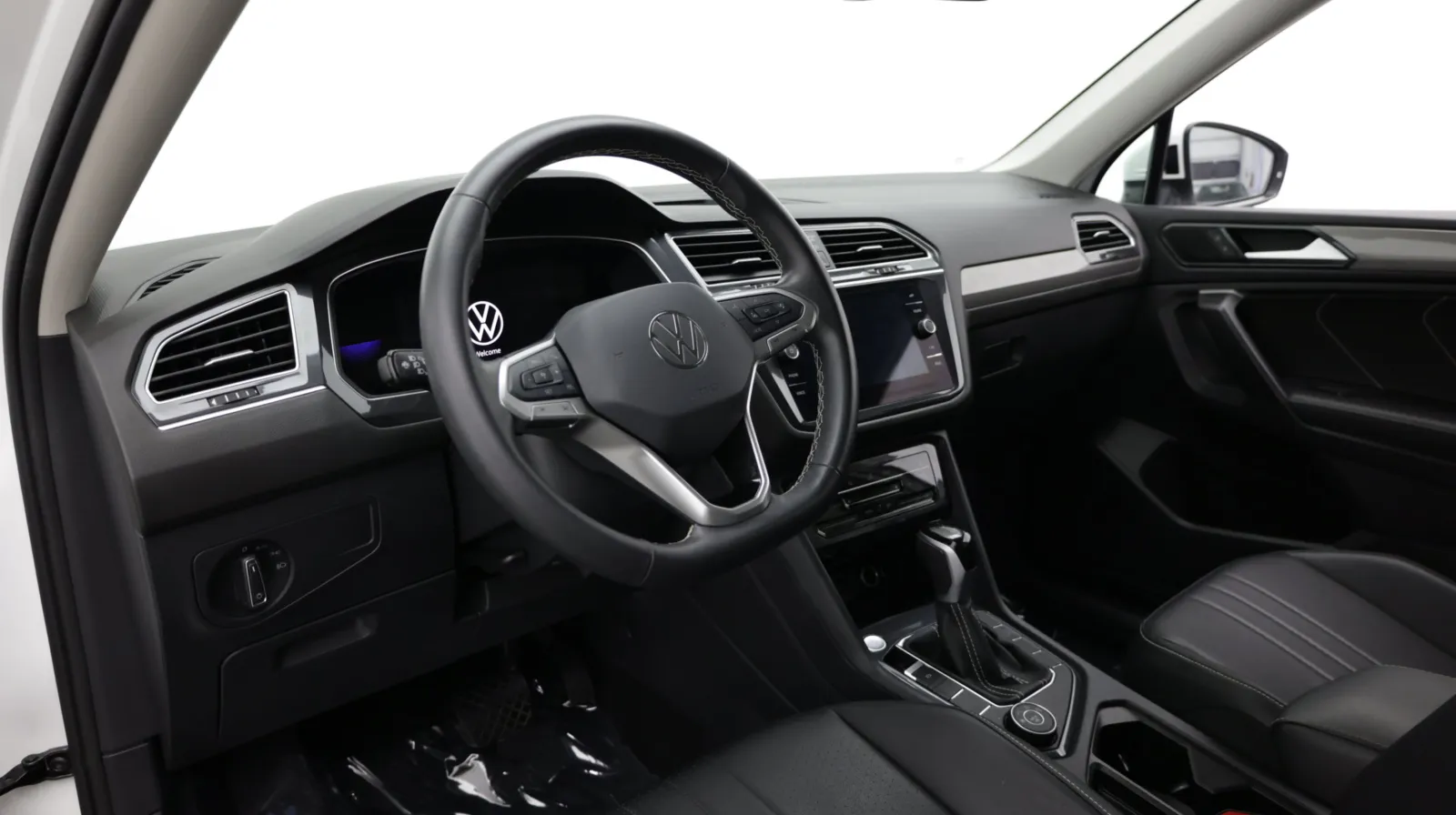Volkswagen Tiguan photo 13