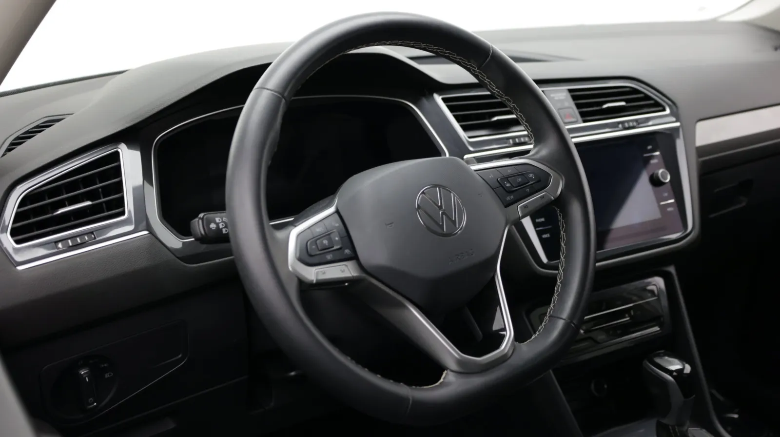Volkswagen Tiguan photo 11