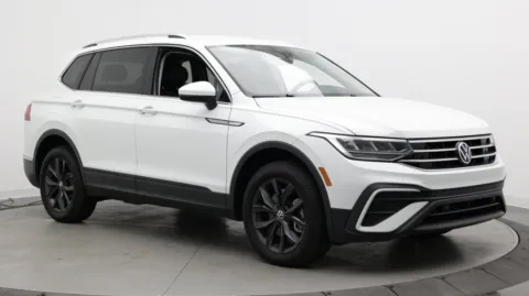 Another view of 2024 Volkswagen Tiguan SE for sale in Jacksonville, FL at Auto Boutique Florida