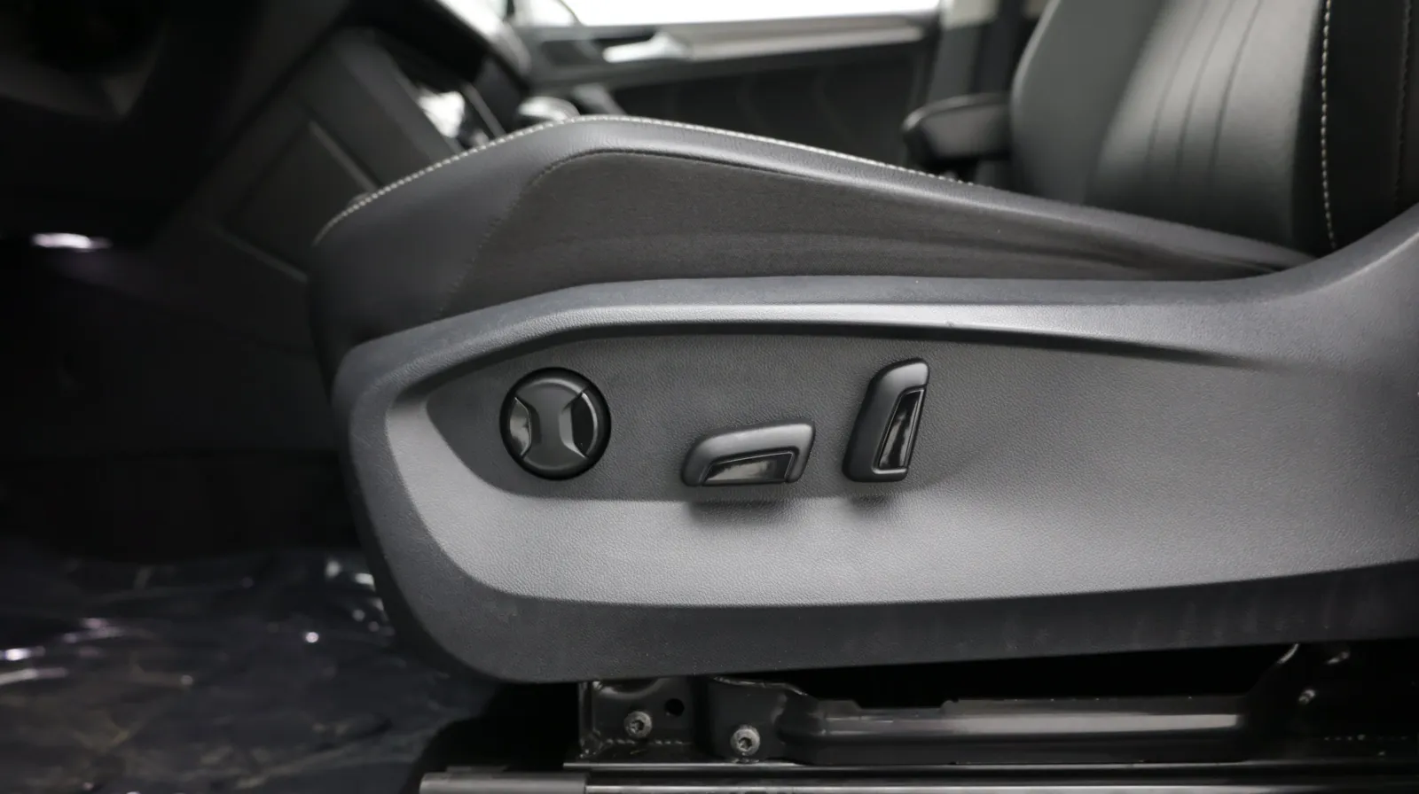 Volkswagen Tiguan photo 16