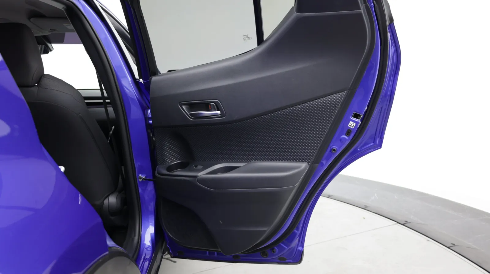 Toyota C-HR photo 28