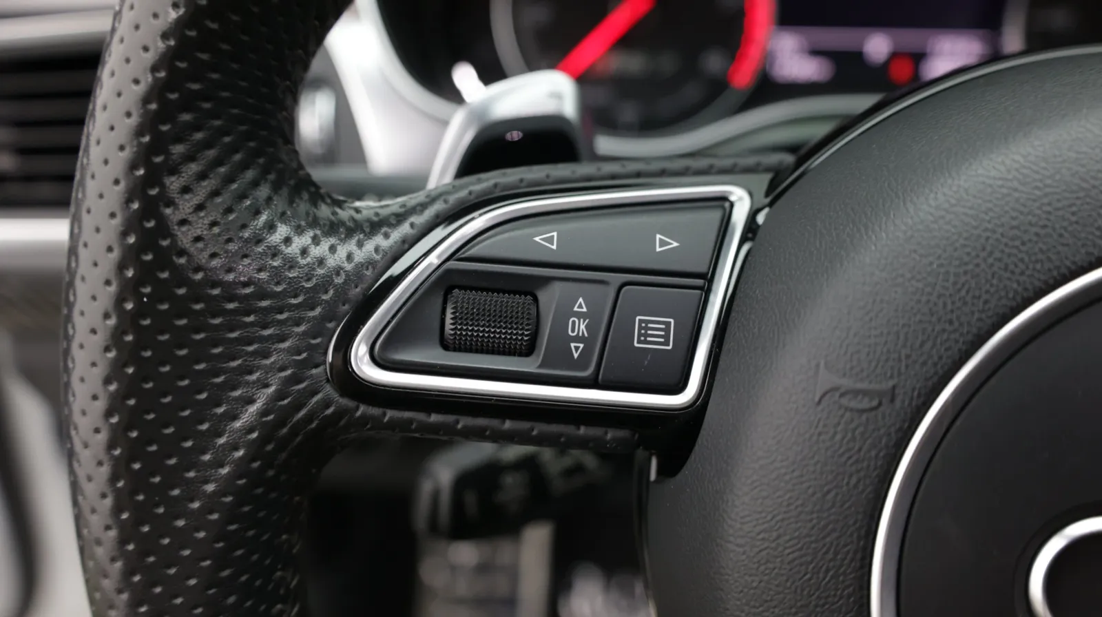 Audi RS 7 photo 28