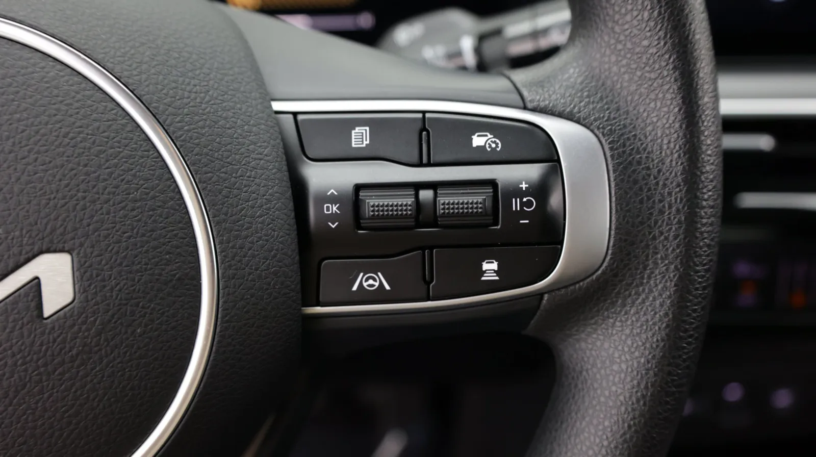 Kia K5 photo 22