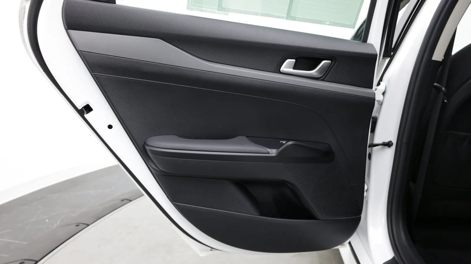 Kia K5 photo 24