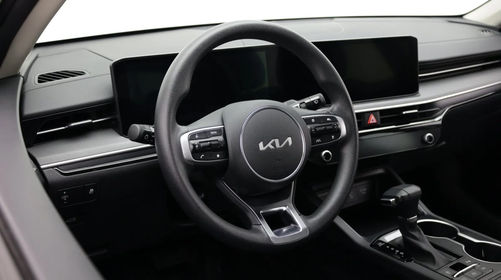 Kia K5 photo 8