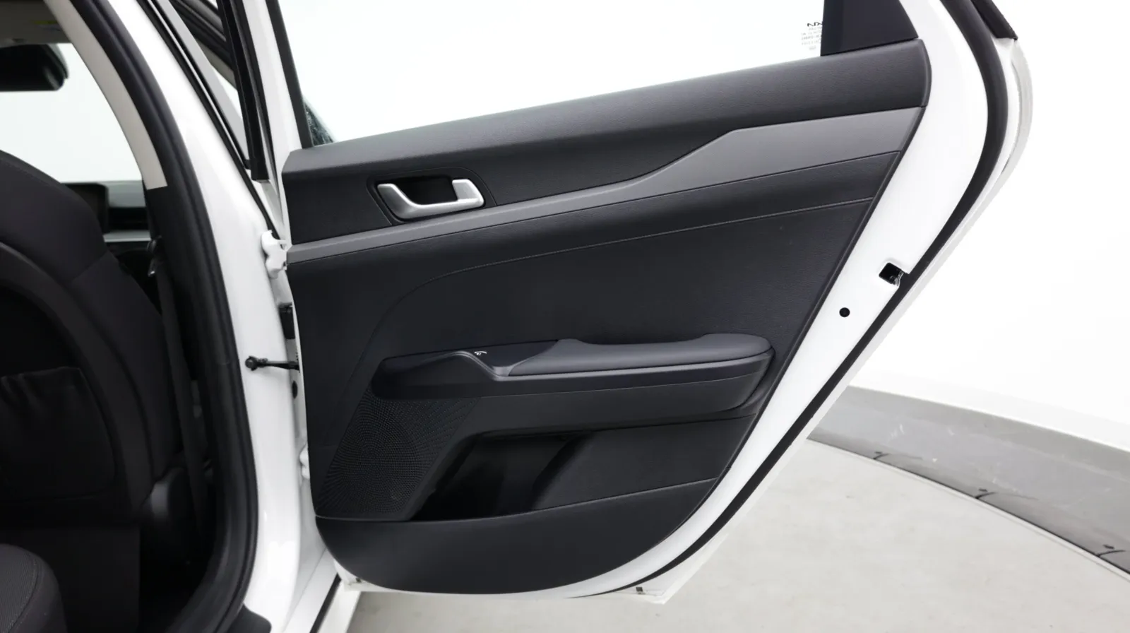 Kia K5 photo 30
