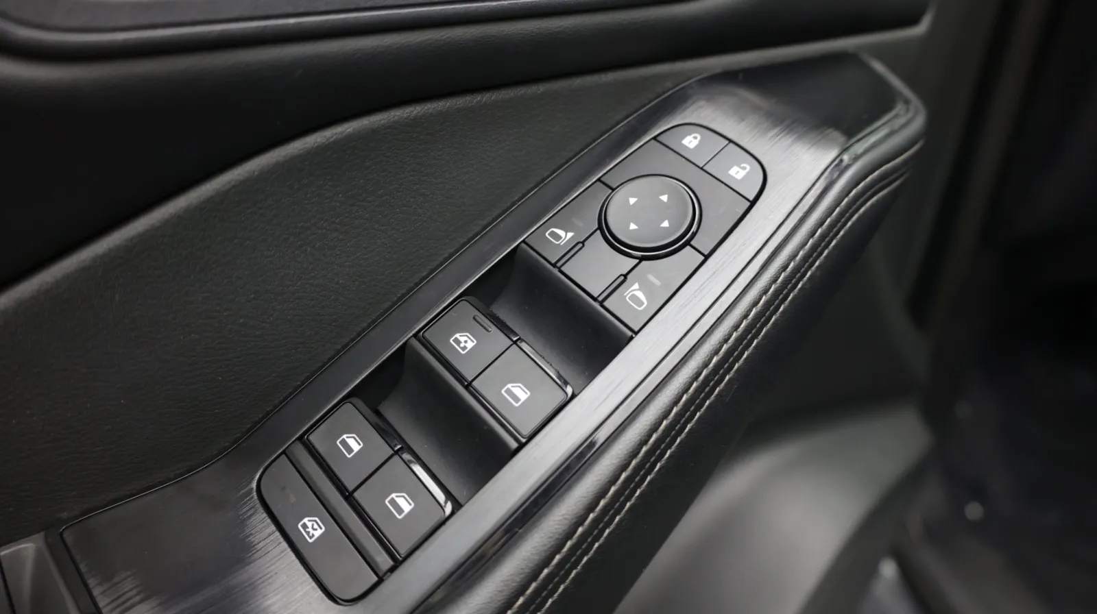 Nissan Rogue photo 13