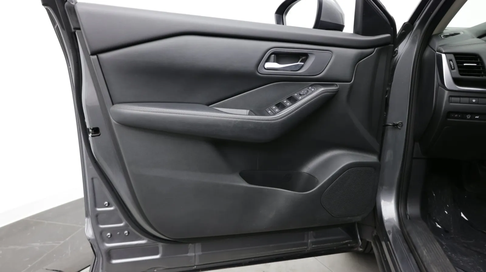 Nissan Rogue photo 11
