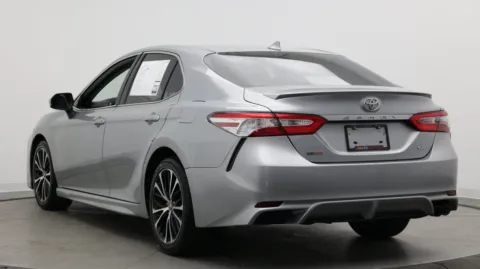 More photos of 2020 Toyota Camry SE at Auto Boutique Florida, FL
