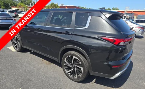 More photos of 2022 Mitsubishi Outlander SE at Auto Boutique Florida, FL