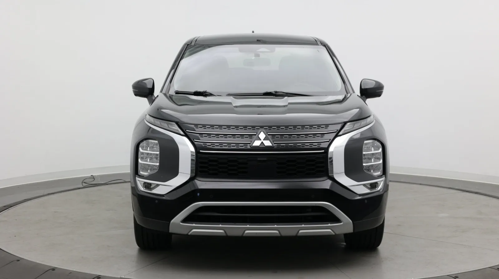 Mitsubishi Outlander photo 2