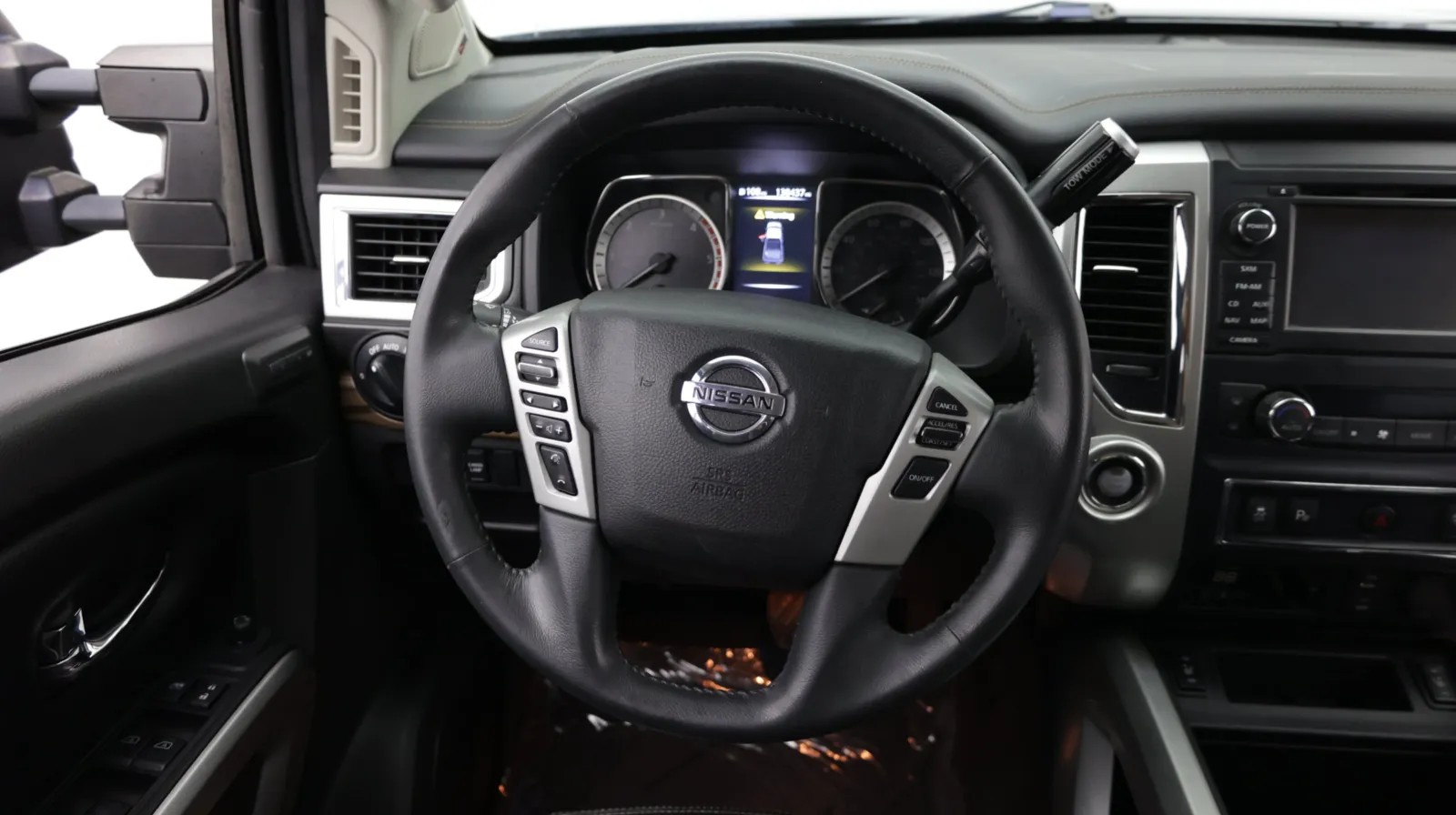 Nissan Titan photo 31