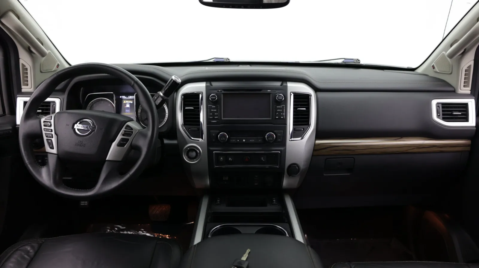 Nissan Titan photo 33