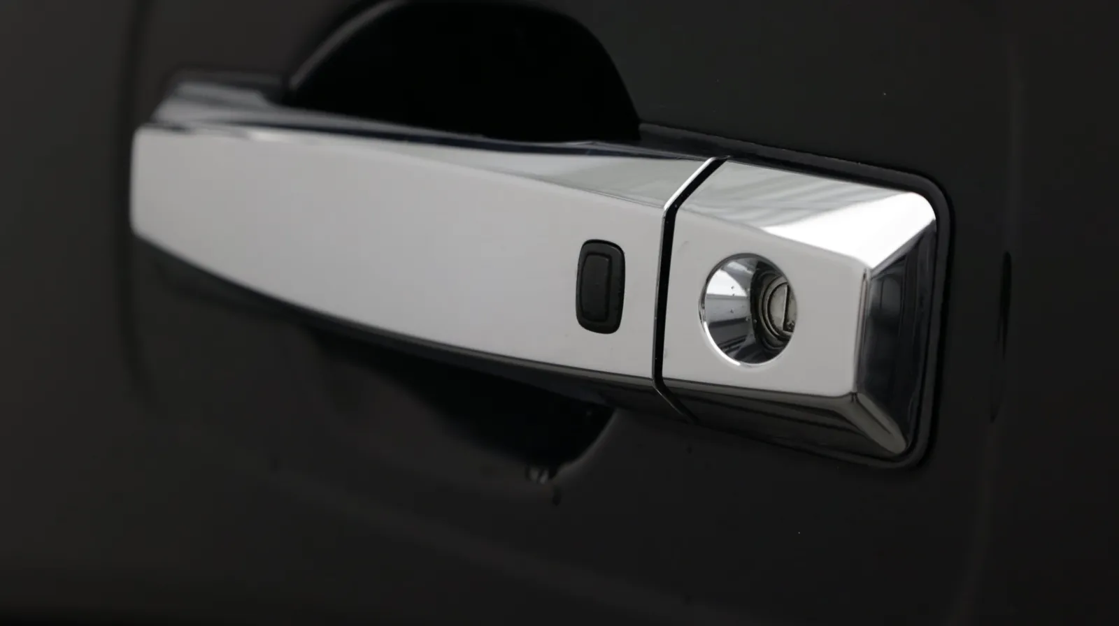Nissan Titan photo 8