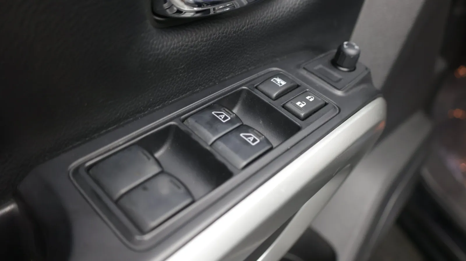 Nissan Titan photo 12
