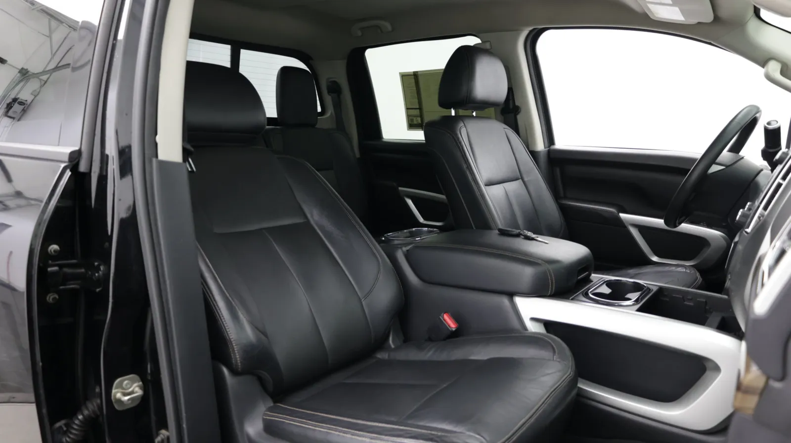 Nissan Titan photo 42