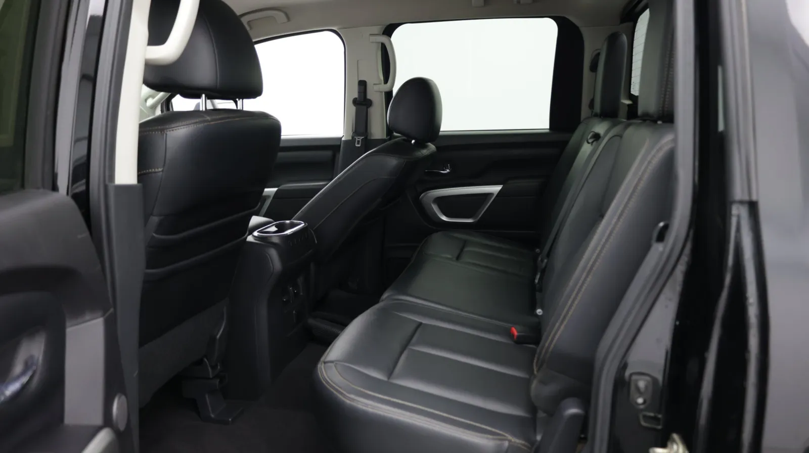 Nissan Titan photo 29