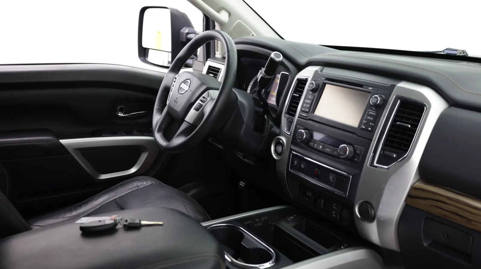 Nissan Titan photo 39