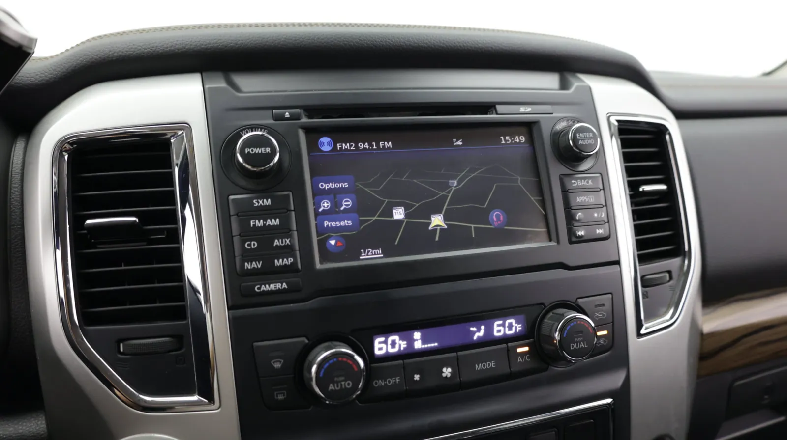 Nissan Titan photo 25