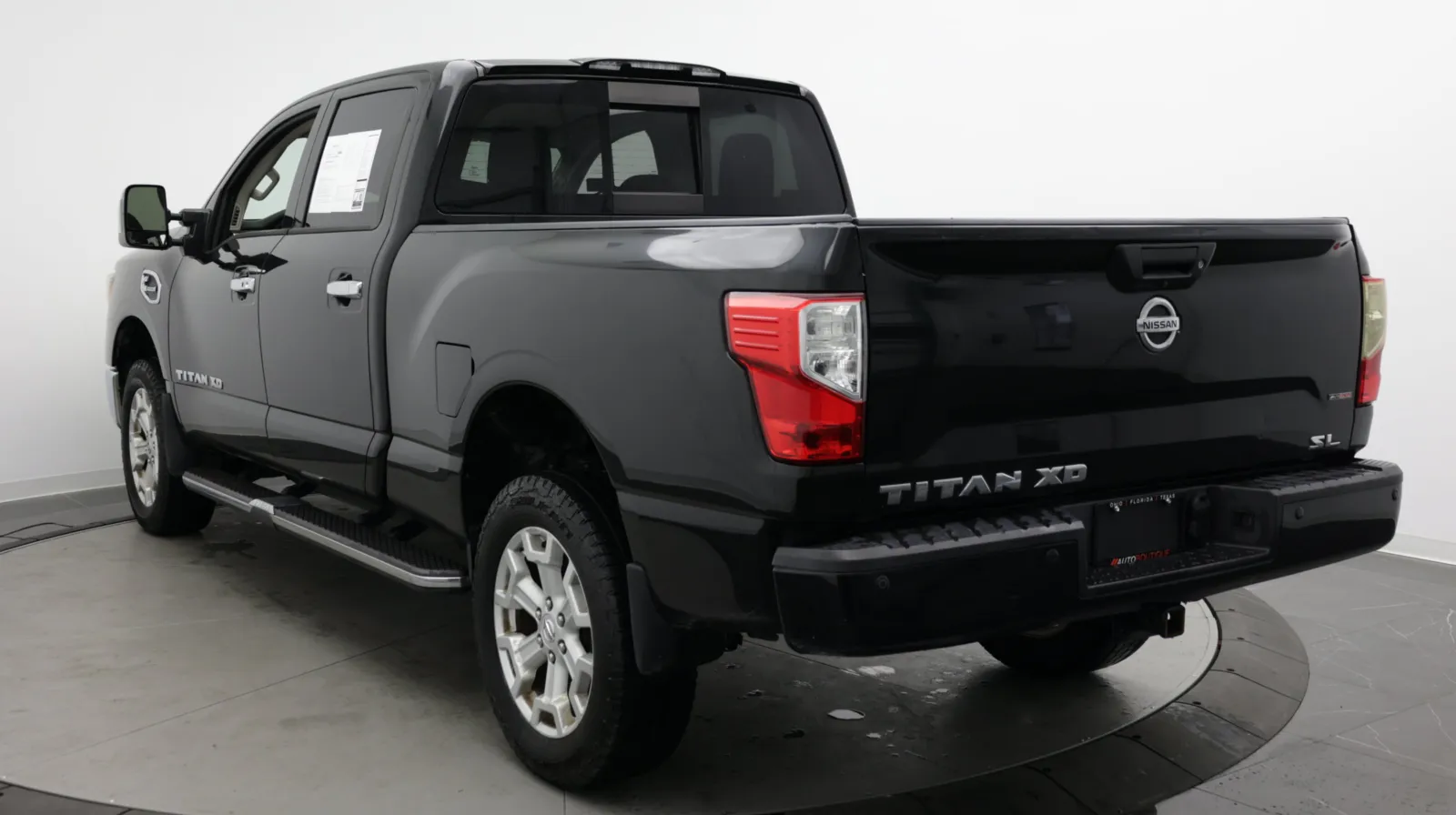 Nissan Titan photo 5