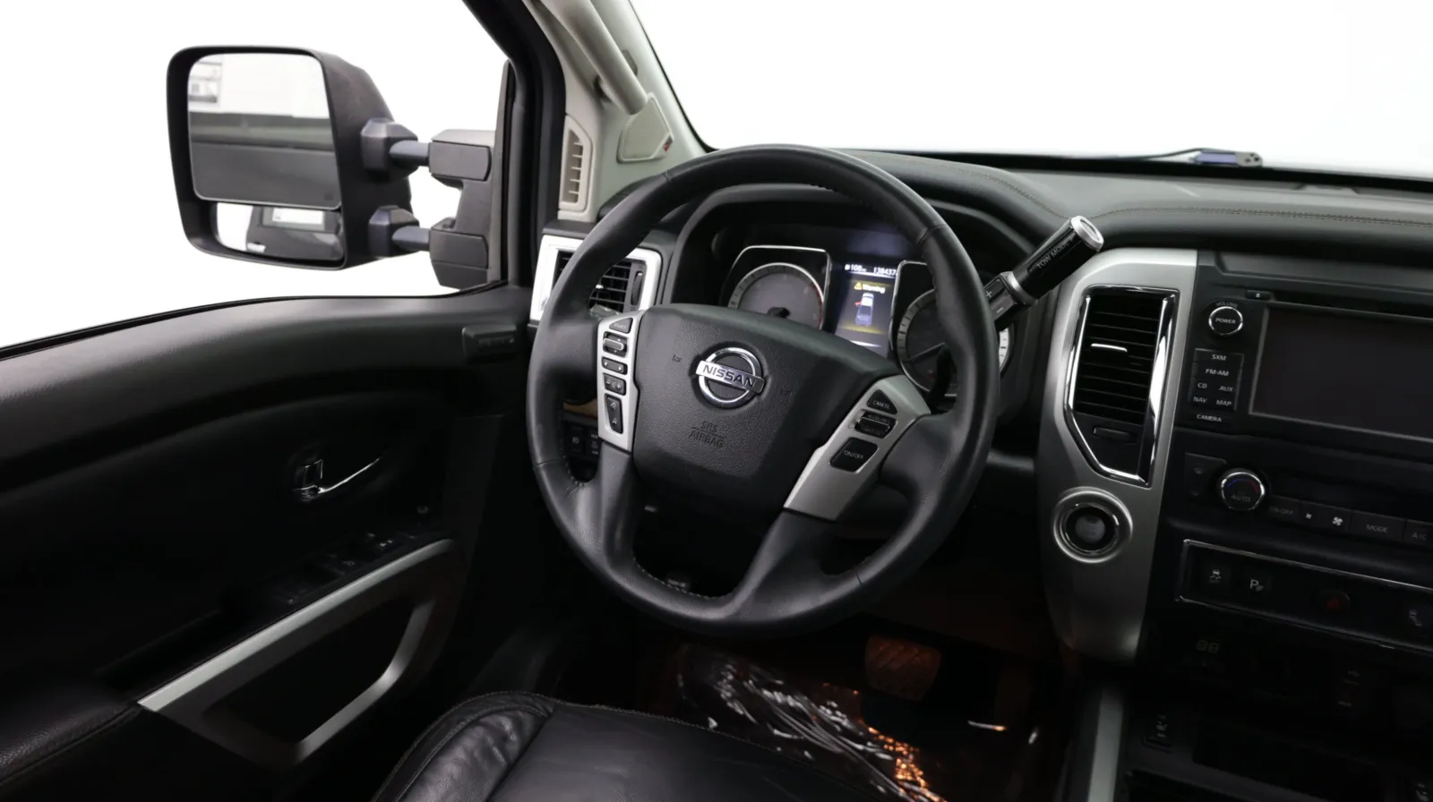 Nissan Titan photo 32
