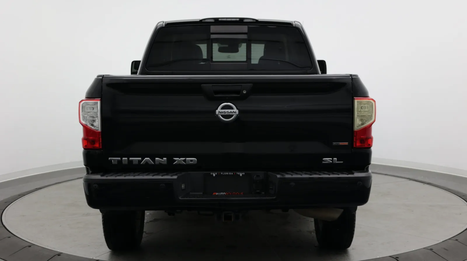 Nissan Titan photo 6
