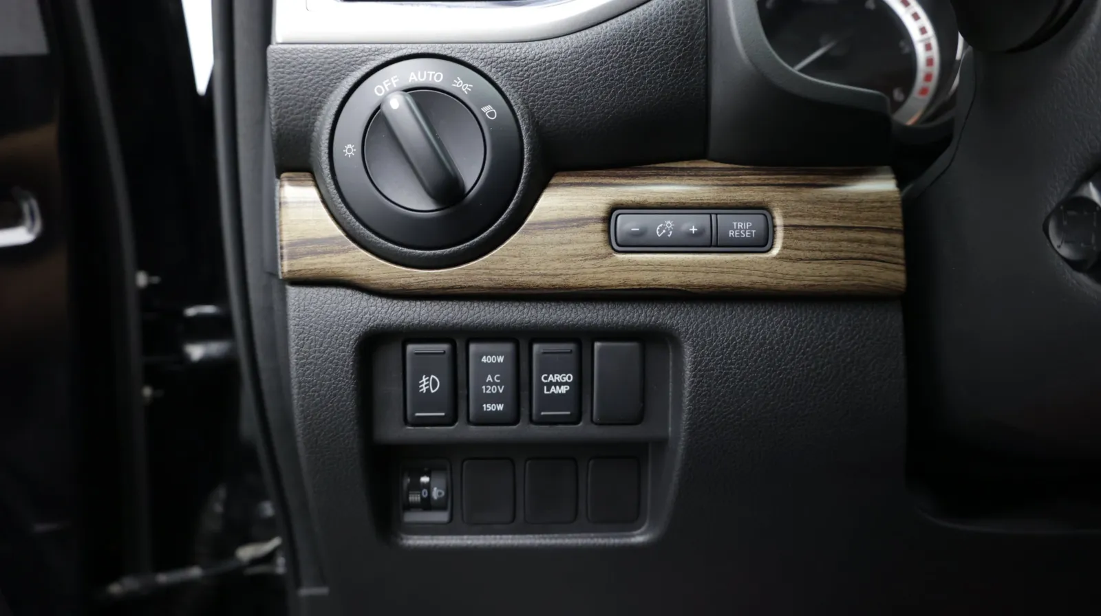 Nissan Titan photo 17