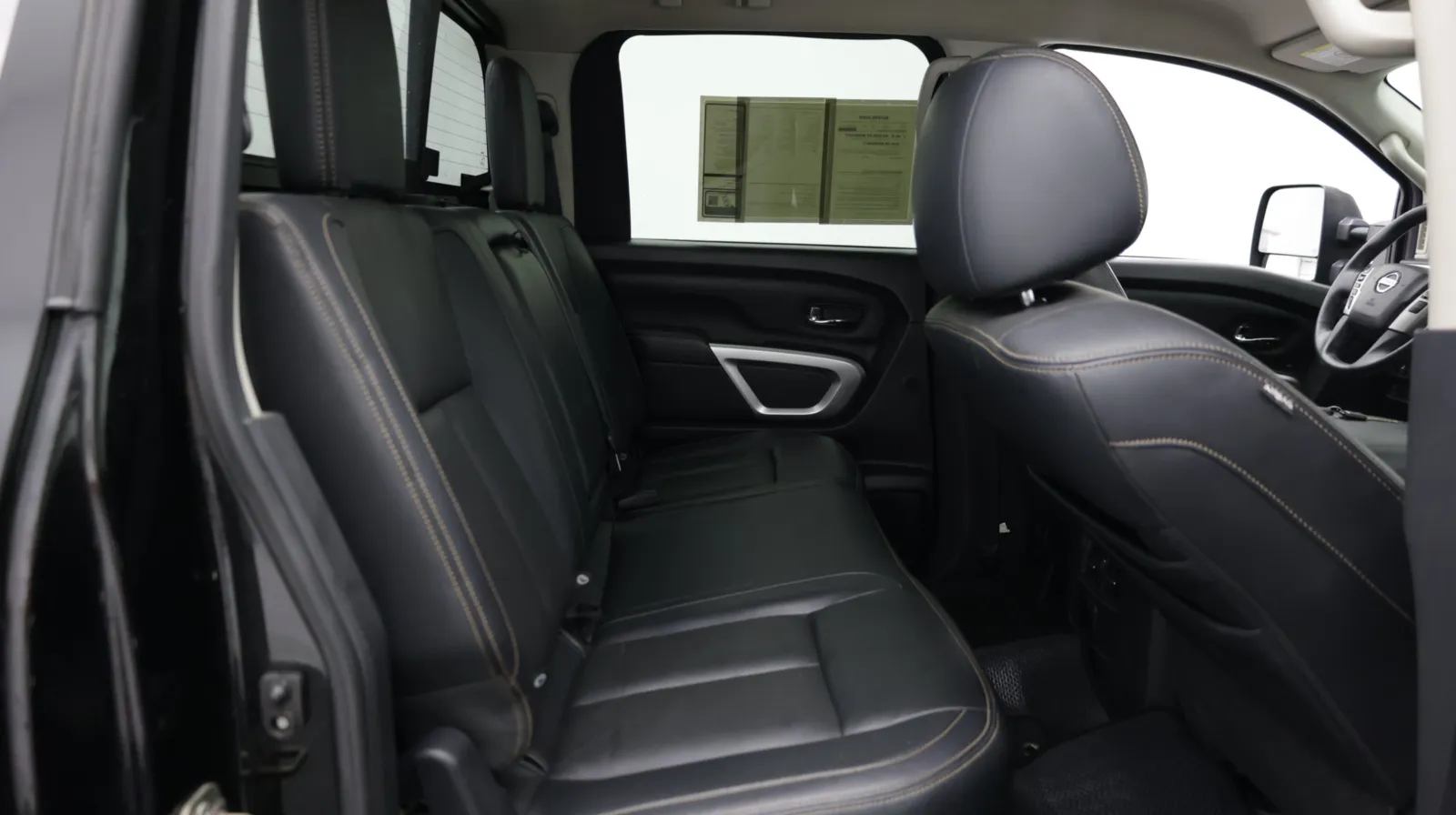 Nissan Titan photo 37