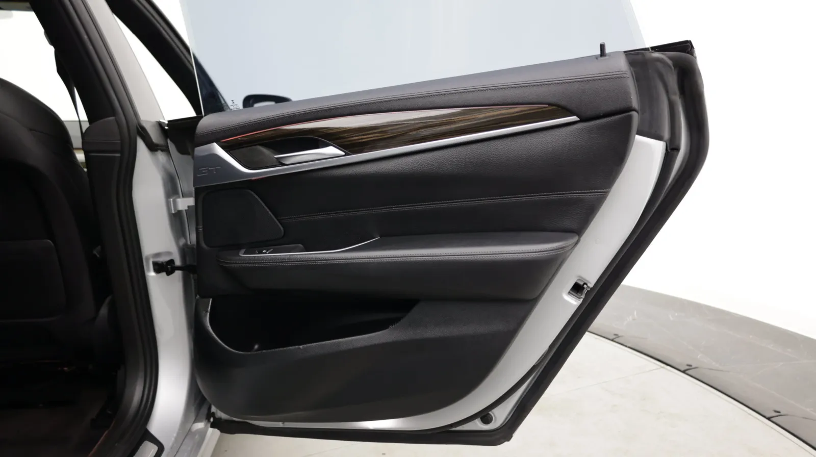 BMW 6 Series photo 34