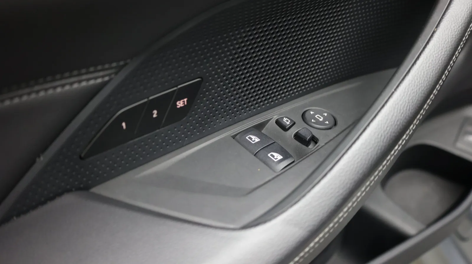 BMW 4 Series photo 14