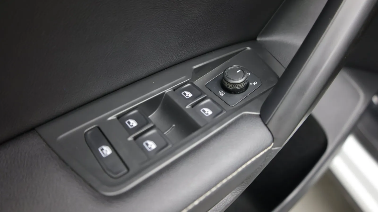 Volkswagen Tiguan photo 13