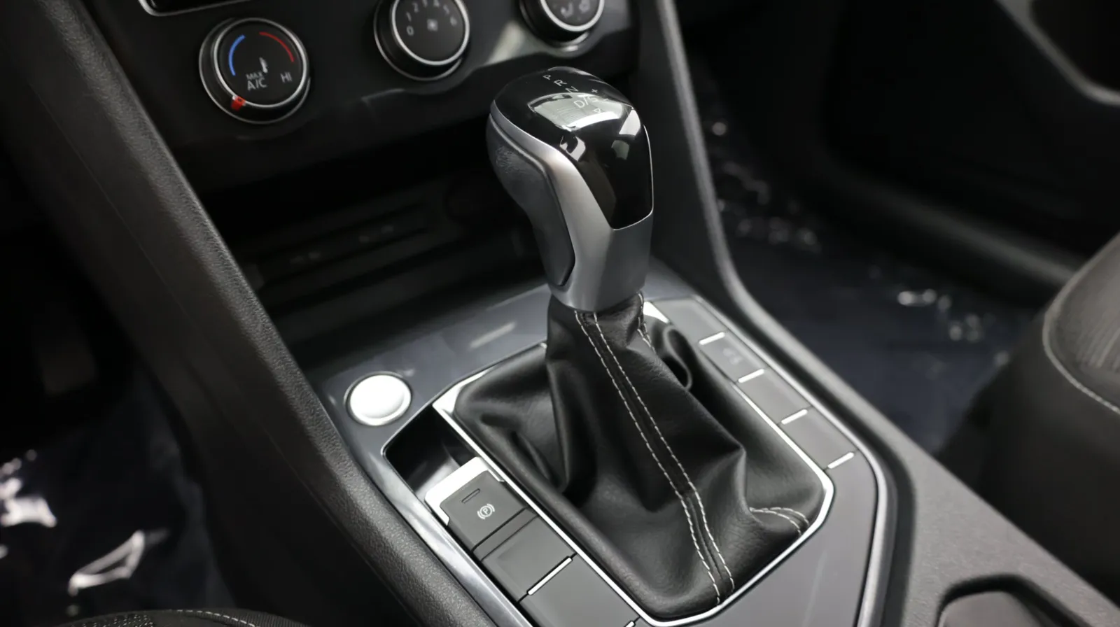 Volkswagen Tiguan photo 16