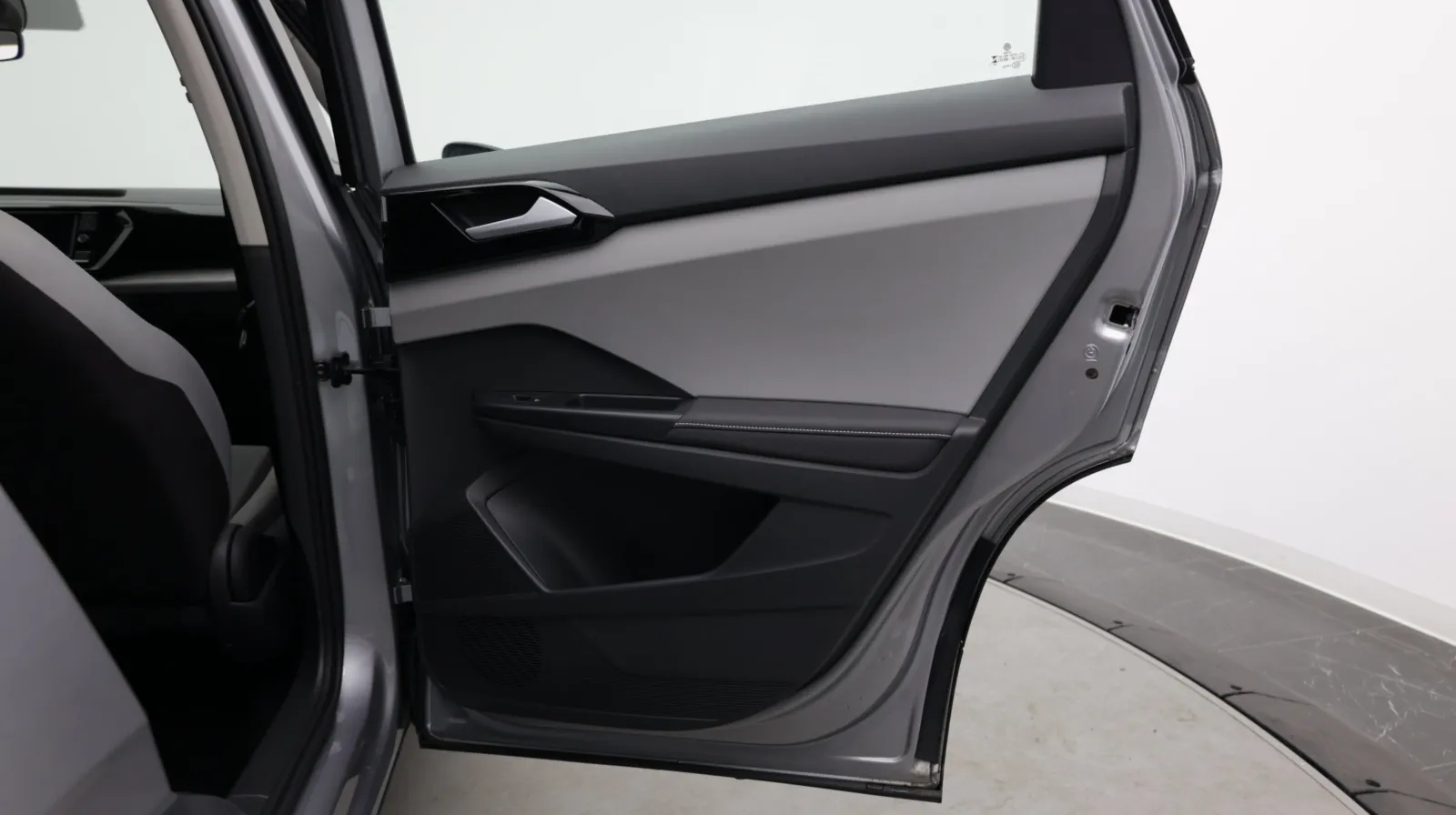 Volkswagen Taos photo 28