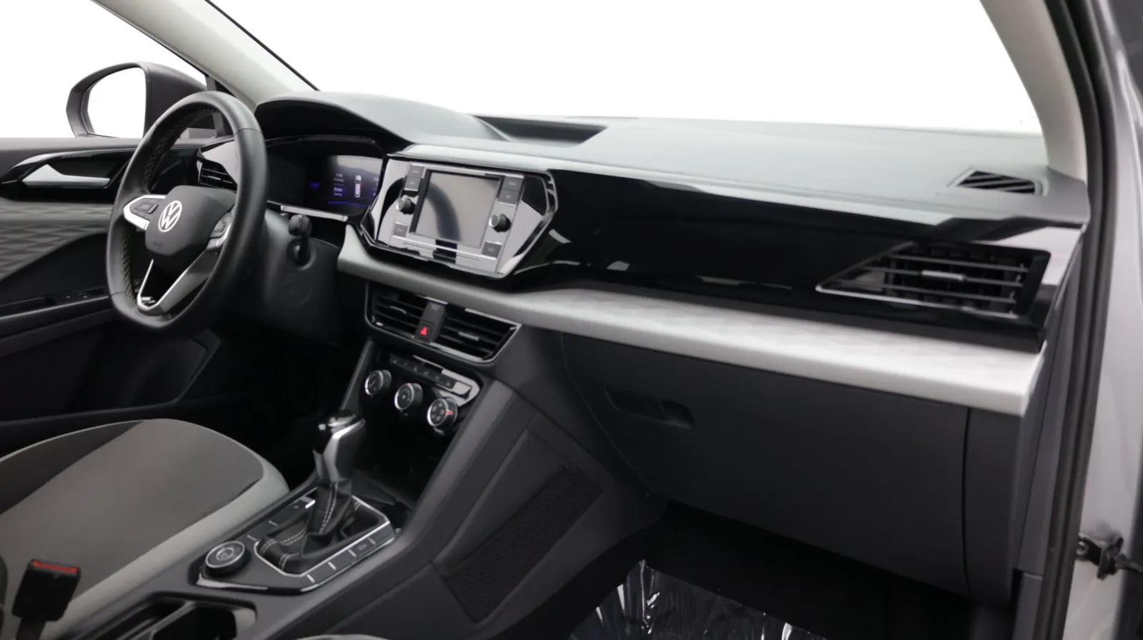 Volkswagen Taos photo 33
