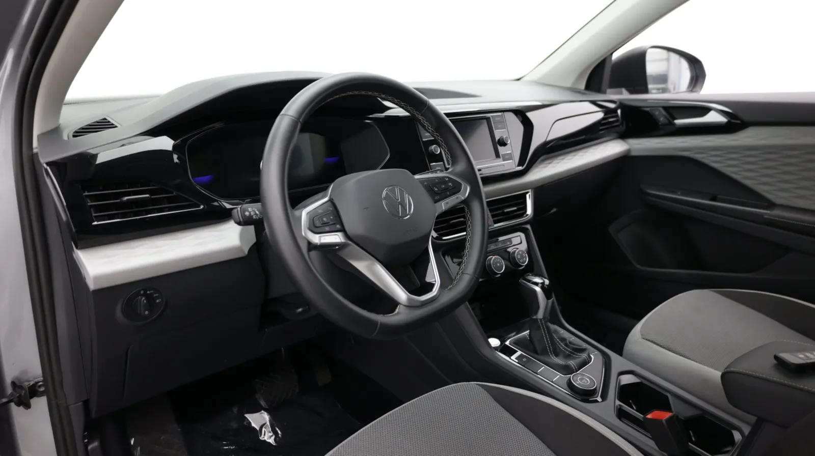 Volkswagen Taos photo 10
