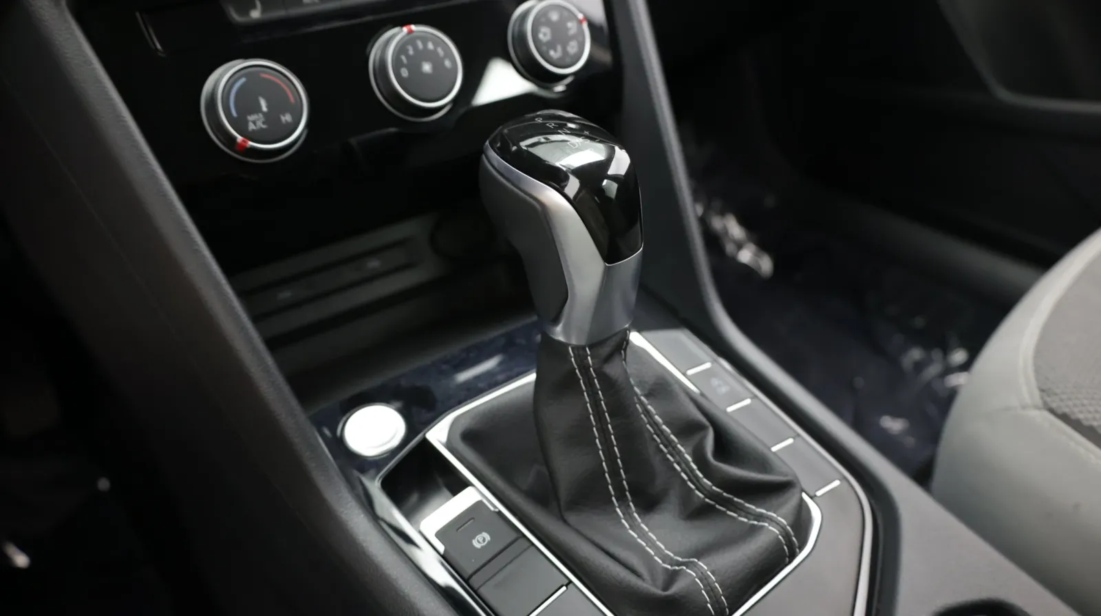 Volkswagen Taos photo 13