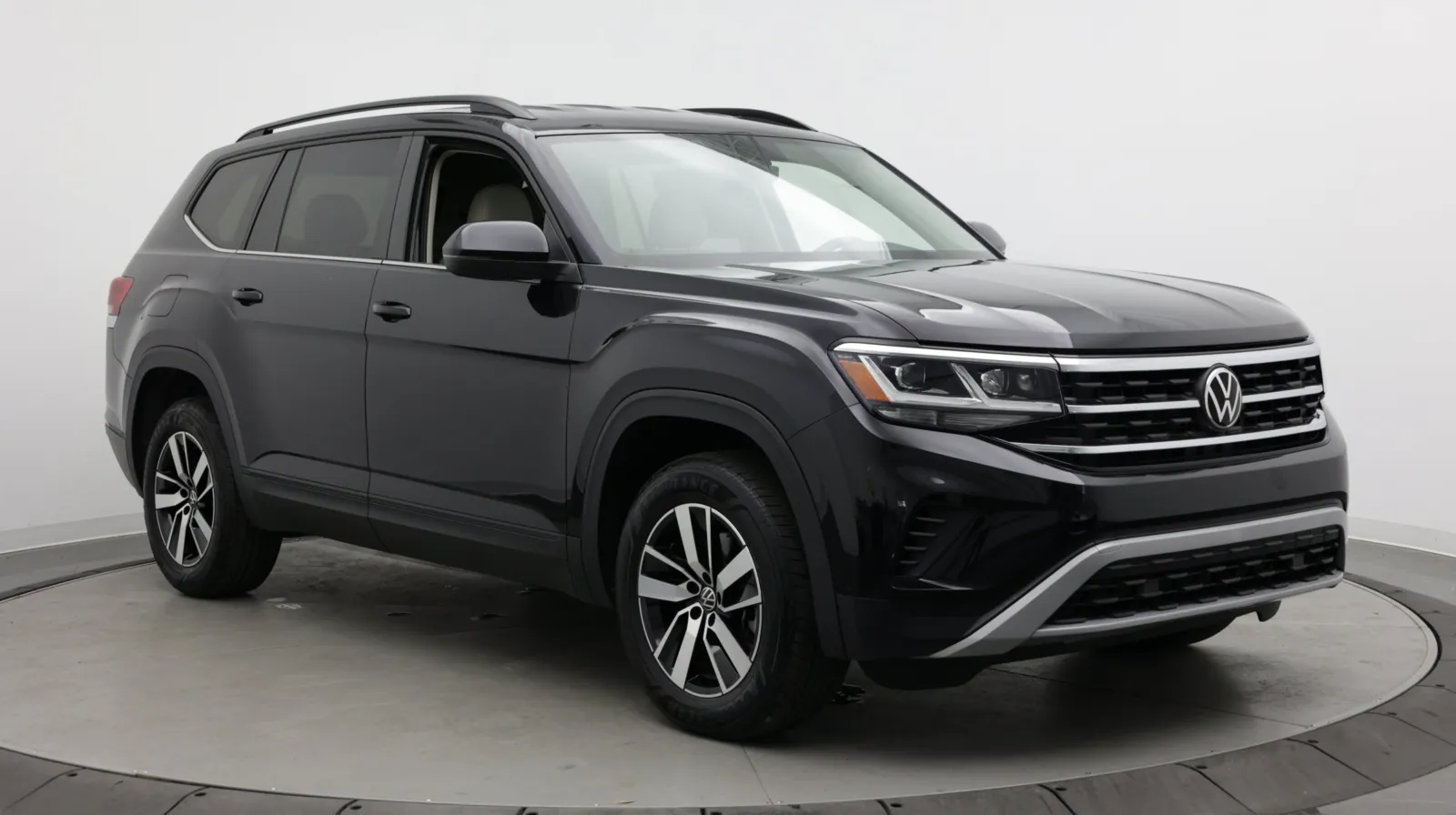 Volkswagen Atlas photo 3