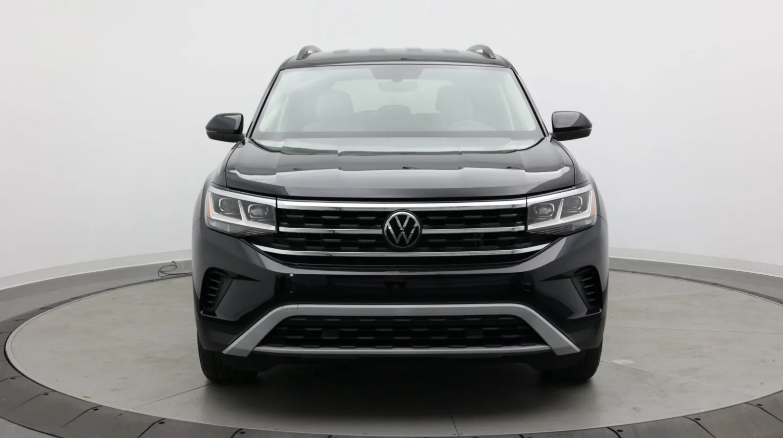 Volkswagen Atlas photo 2