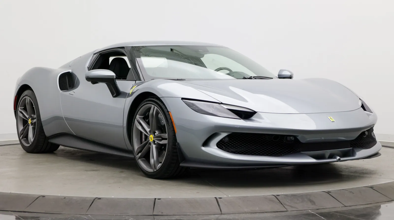 Ferrari 296 photo 3