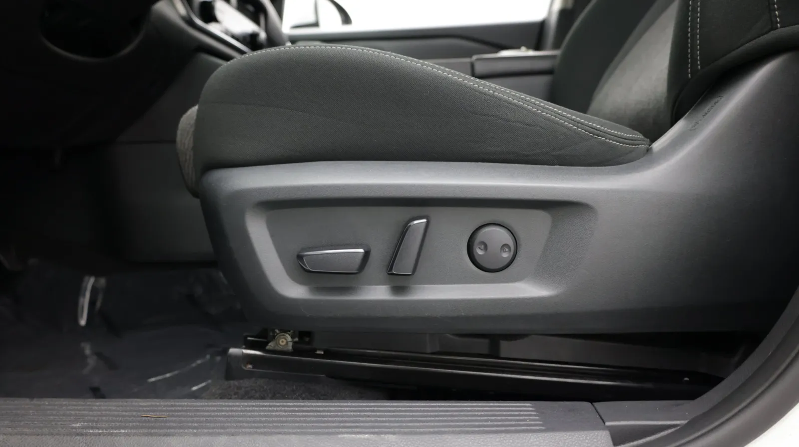 Nissan Rogue photo 14