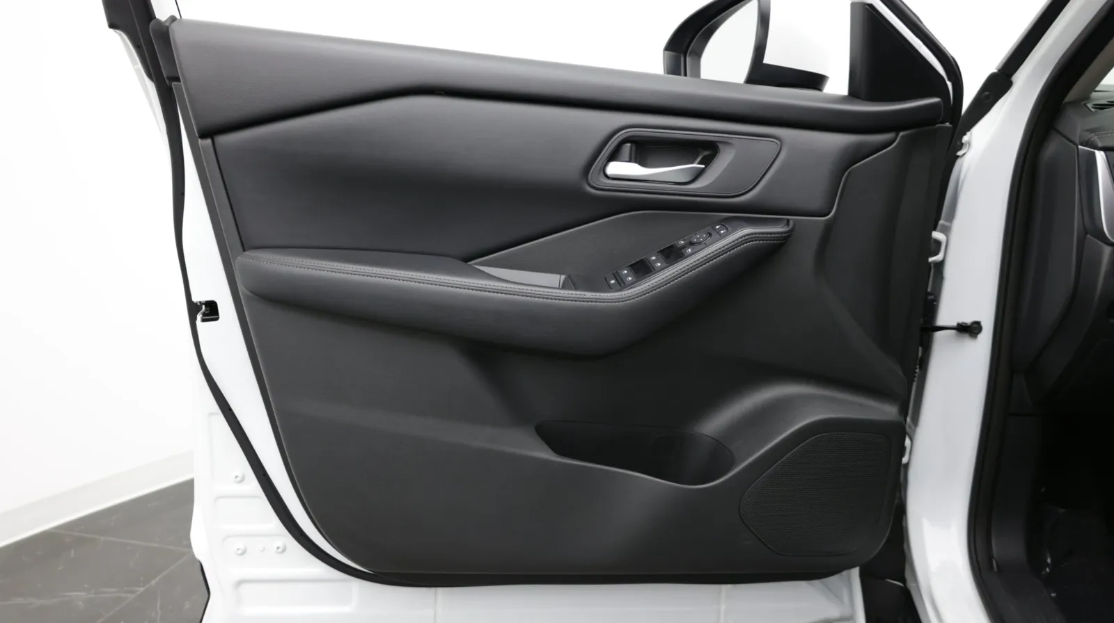 Nissan Rogue photo 11